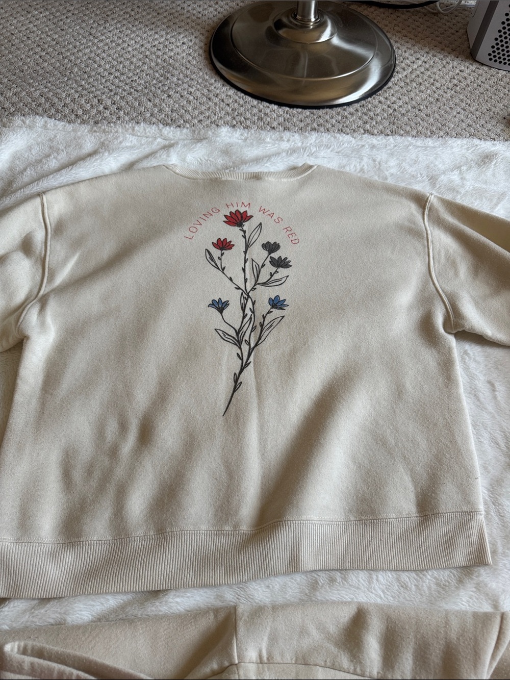 “Loving him was red” official Taylor swift sweatshirt and shorts set - Picture 6 of 6